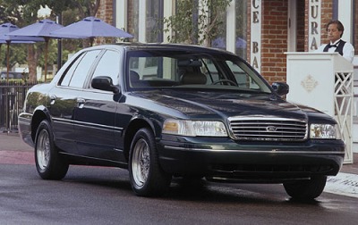 Ford Crown Victoria 2000
