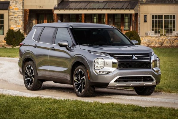 2022 Mitsubishi Outlander 2022 Mitsubishi Outlander