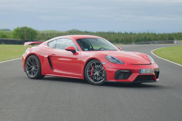 2022 Porsche 718 Cayman